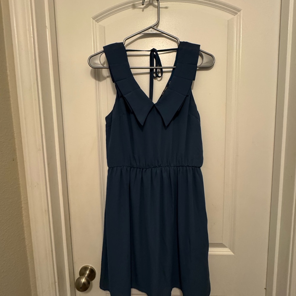 Francesca‘s Doe & Rae pleated, Teal/Navy Blue Sleeveless Dress